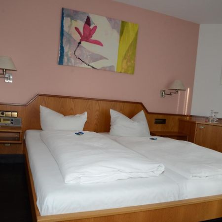 Hotel Mohren Ochsenhausen Buitenkant foto