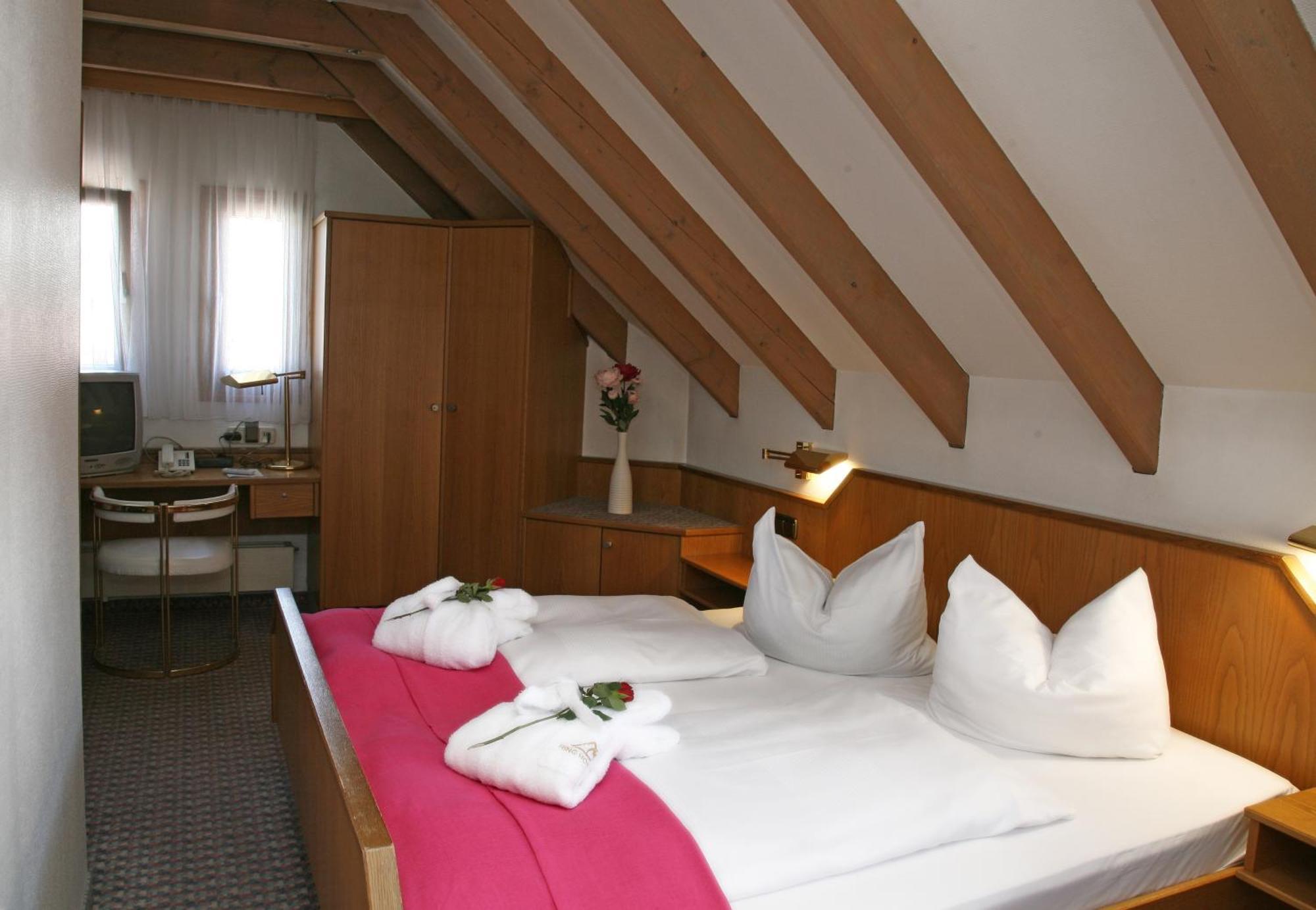 Hotel Mohren Ochsenhausen Buitenkant foto