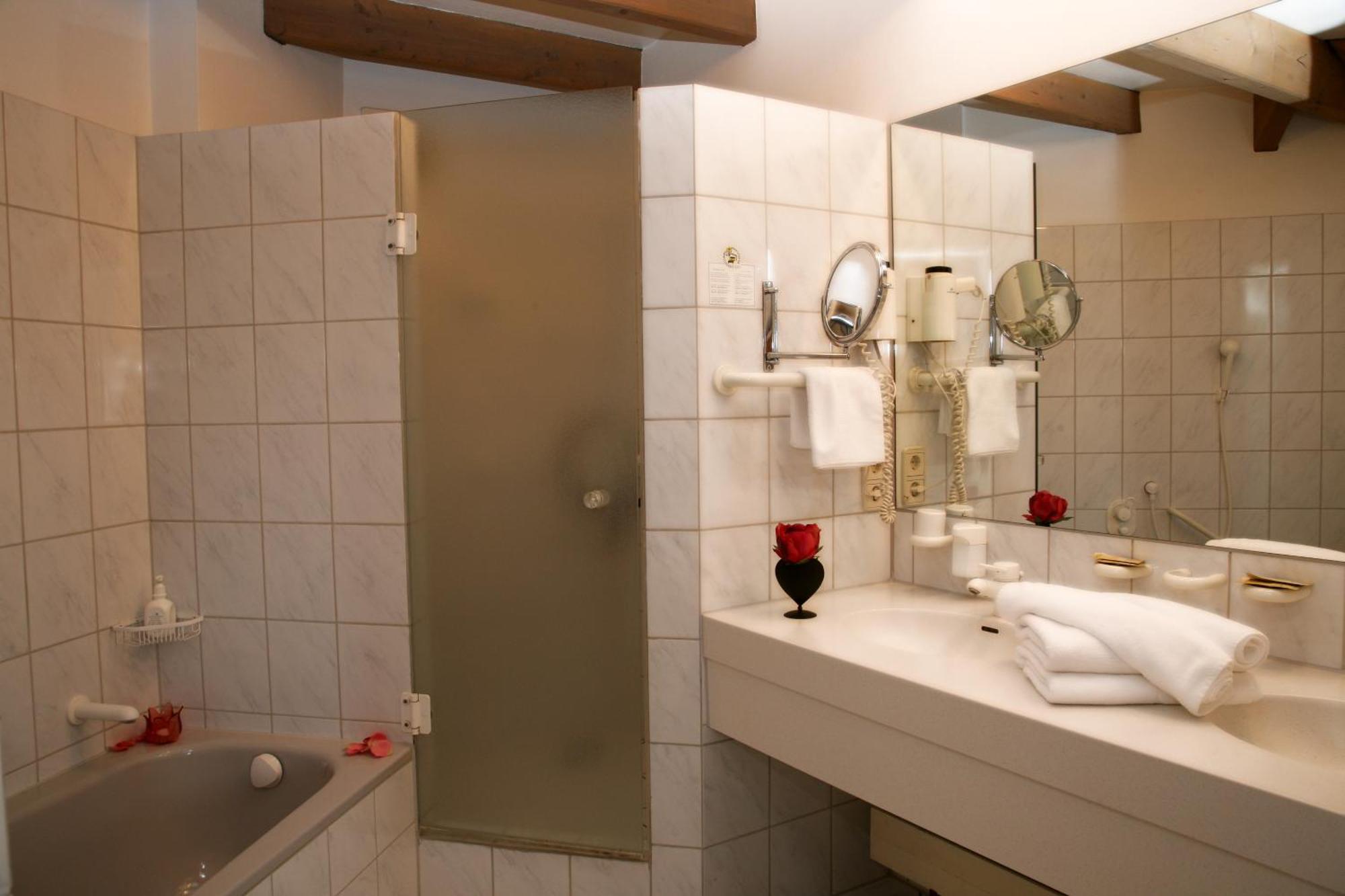 Hotel Mohren Ochsenhausen Buitenkant foto