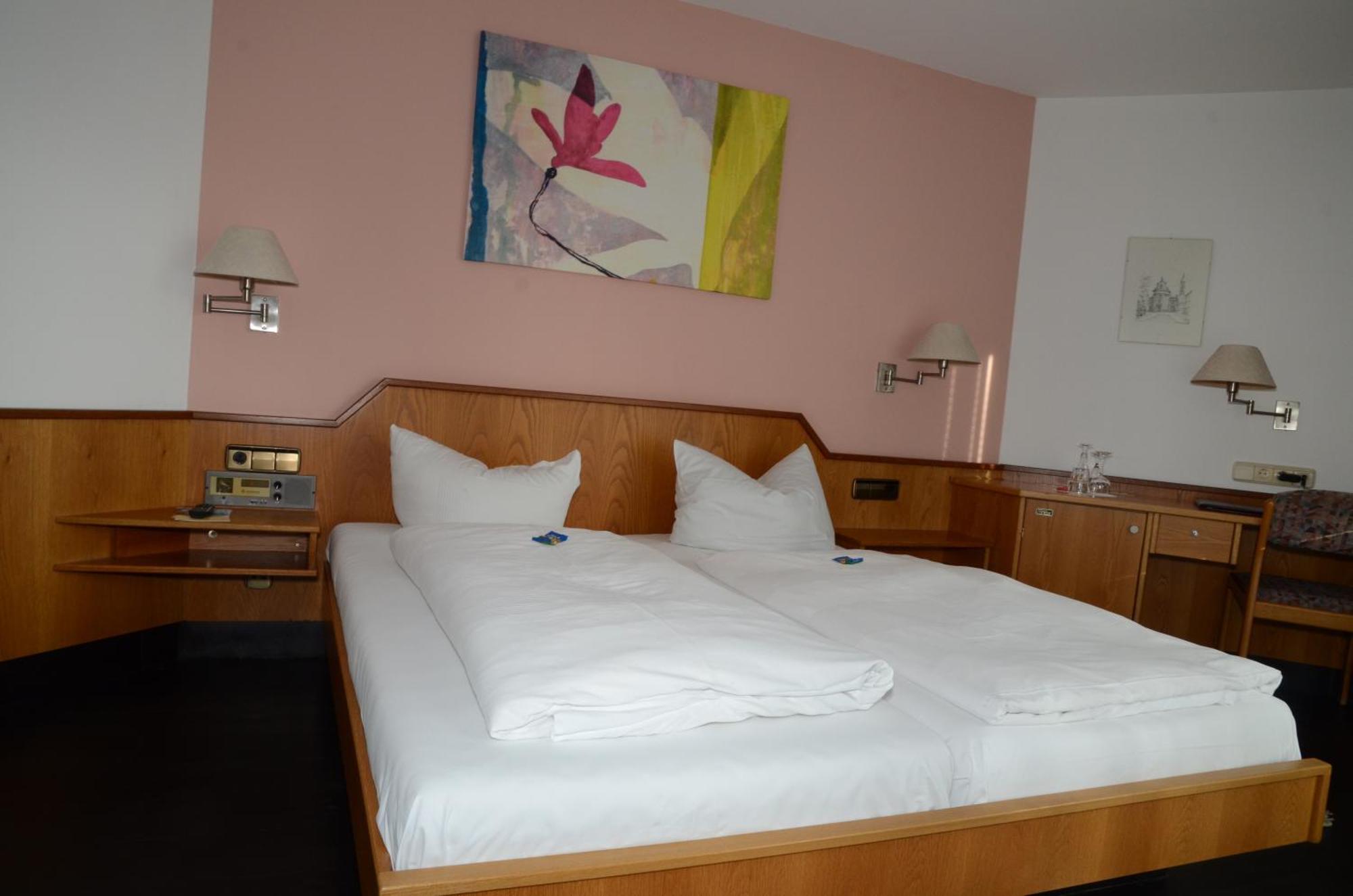 Hotel Mohren Ochsenhausen Buitenkant foto