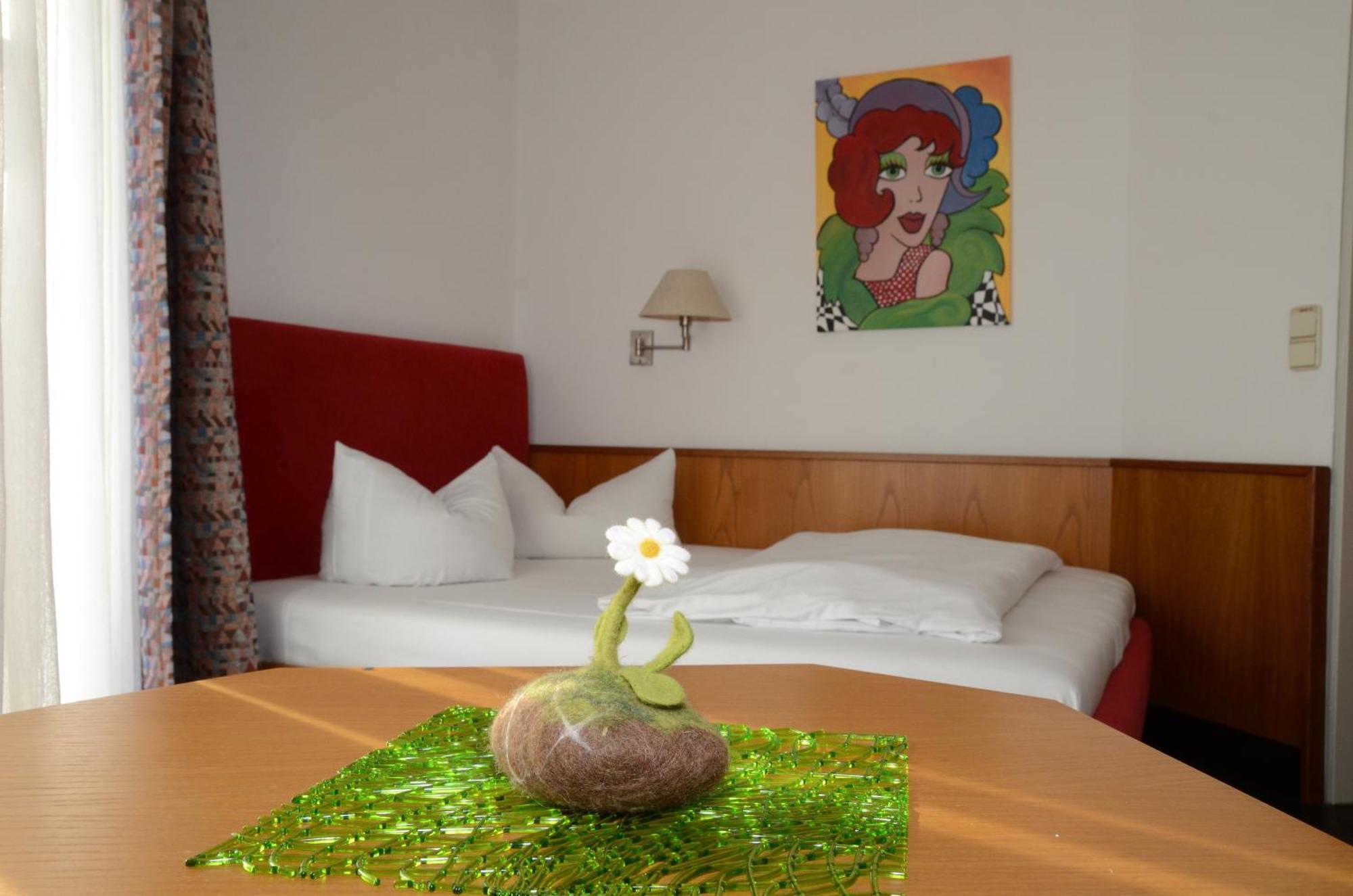 Hotel Mohren Ochsenhausen Buitenkant foto