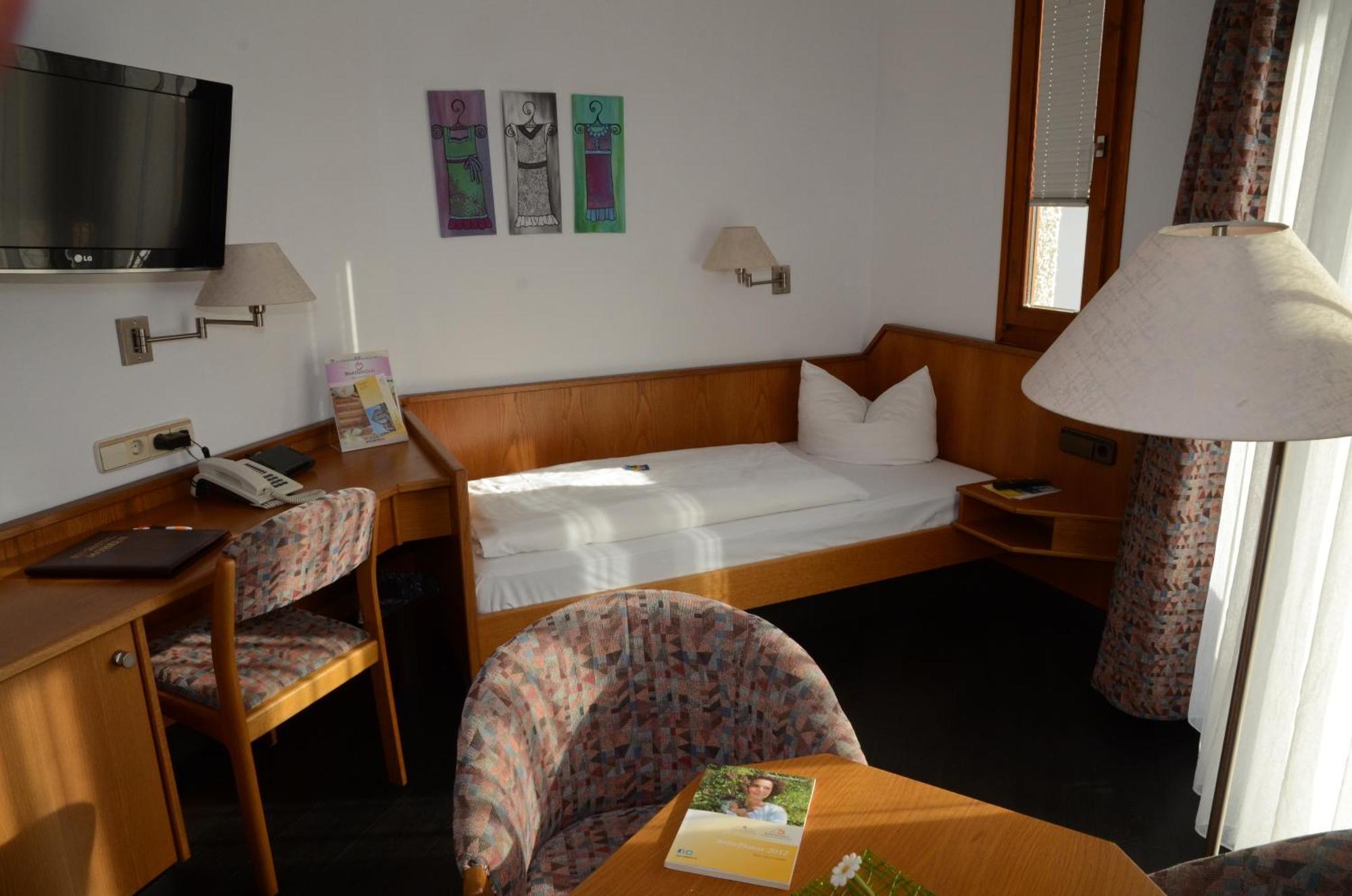 Hotel Mohren Ochsenhausen Buitenkant foto