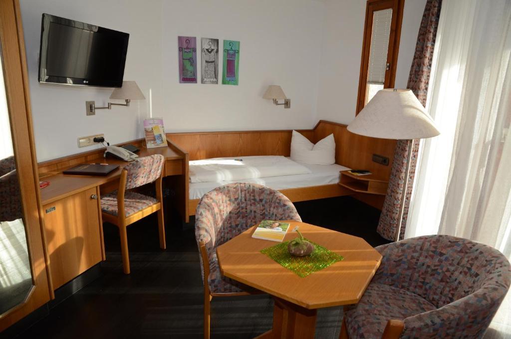 Hotel Mohren Ochsenhausen Kamer foto